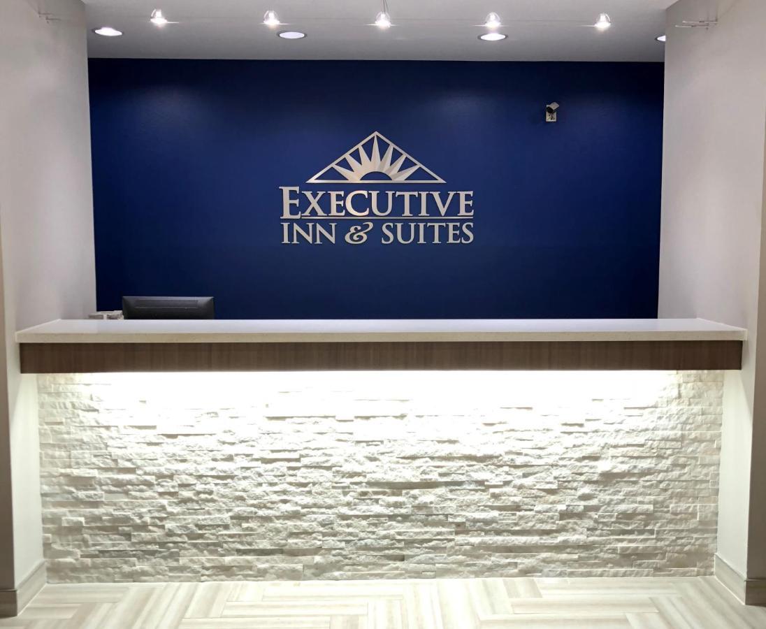 Executive Inn And Suites Joaquin Exteriör bild